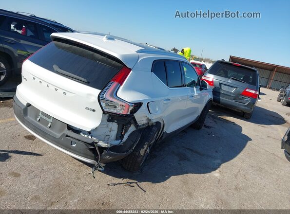 YV4L12UN0P2913770 2023 VOLVO XC40 White უკანა მარჯვენა