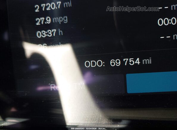 YV4L12UN0P2913770 2023 VOLVO XC40 White 