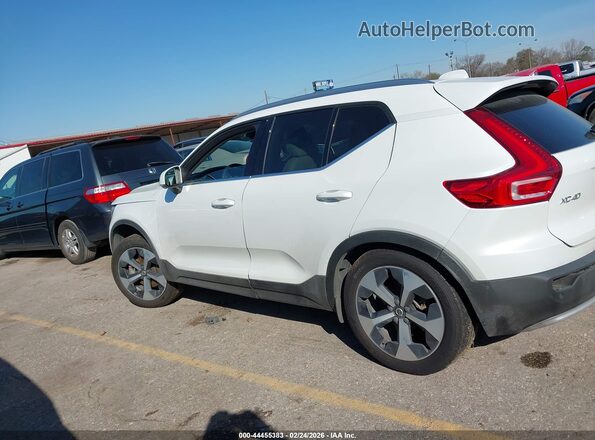 YV4L12UN0P2913770 2023 VOLVO XC40 White სალონის 360-გრადუსიანი ხედი