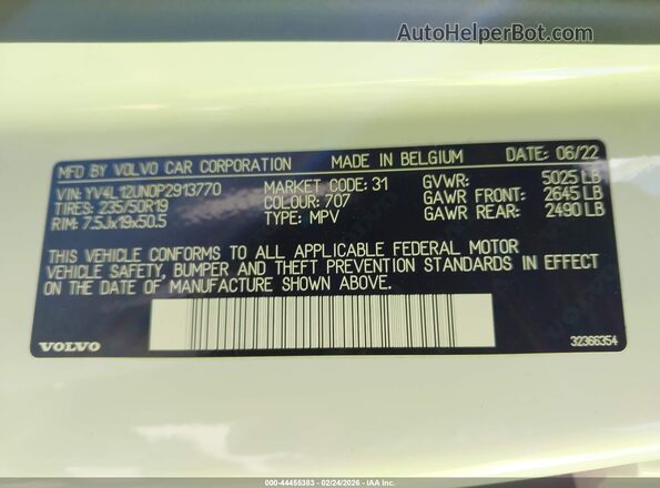 YV4L12UN0P2913770 2023 VOLVO XC40 White ძრავის განყოფილების ხედი