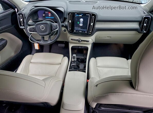 YV4L12UN3P2100133 2023 VOLVO XC40 Blue Widok deski rozdzielczej