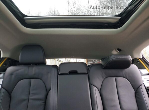 YV4L12UX2P2002969 2023 VOLVO XC40 Silver Vista de los asientos traseros
