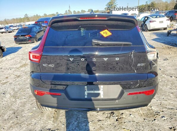 YV4L12UXXP2062451 2023 VOLVO XC40 Black 