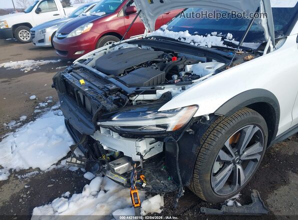 YV4L12WK2S2149836 2025 VOLVO V60 CROSS COUNTRY White წინა ხედი