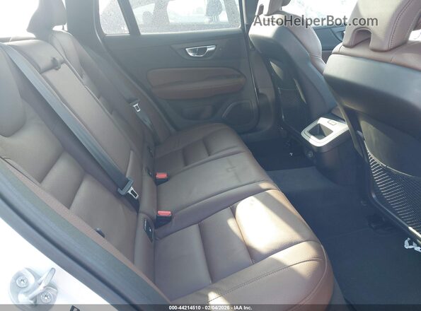 YV4L12WK2S2149836 2025 VOLVO V60 CROSS COUNTRY White VIN კოდის სტიკერის ხედი