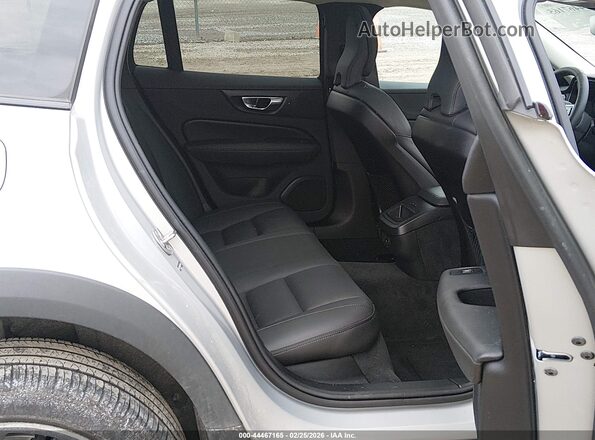 YV4L12WK6S2149595 2025 VOLVO V60 CROSS COUNTRY Silver VIN კოდის სტიკერის ხედი