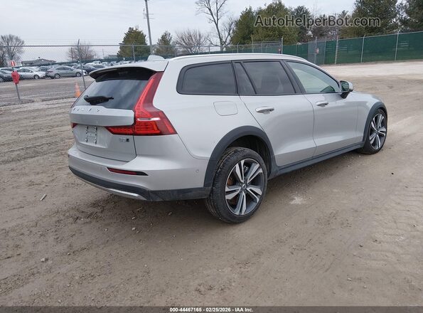 YV4L12WK6S2149595 2025 VOLVO V60 CROSS COUNTRY Silver უკანა მარჯვენა