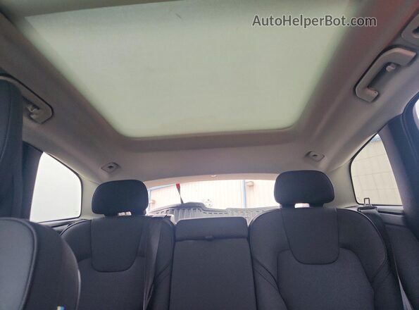 YV4M12RC4T1422825 2026 VOLVO XC60 Silver Հետևի նստատեղերի տեսք