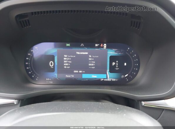 YV4M12RC7T1367027 2026 VOLVO XC60 Green Հետևի նստատեղերի տեսք