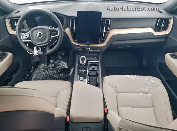 YV4M12RC7T1393773 2026 VOLVO XC60 White წინა პანელის ხედი
