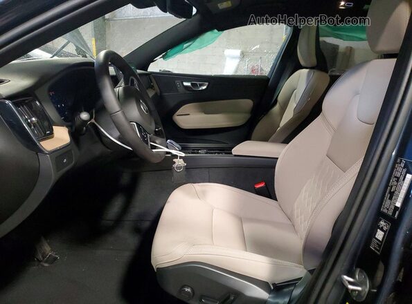 YV4M12RCXT1414521 2026 VOLVO XC60 Синий Вид салона спереди