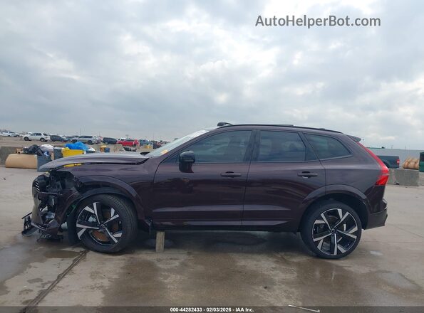 YV4M12RM0T1388083 2026 VOLVO XC60 Бордовый Панорамный вид салона 360°