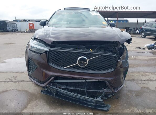 YV4M12RM0T1388083 2026 VOLVO XC60 Бордовый Вид щитка приборов