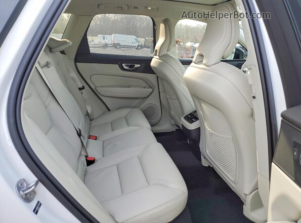 YV4M12RM5S1222284 2025 VOLVO XC60 White Հետևի նստատեղերի տեսք