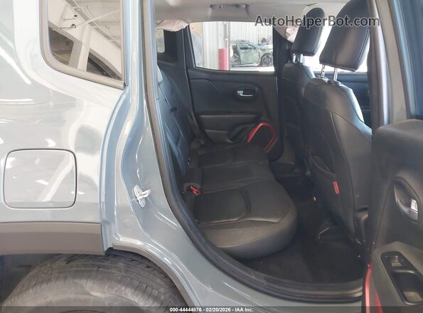 ZACCJBCB3JPH17975 2018 JEEP RENEGADE Gray Widok naklejki z numerem VIN