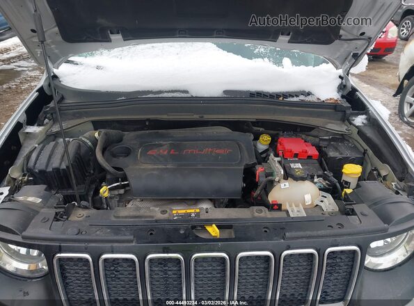 ZACNJABB3LPL05625 2020 JEEP RENEGADE Серебряный Вид сзади