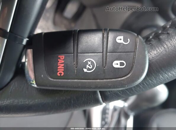 ZACNJDB11NPN71785 2022 JEEP RENEGADE White Vista del salpicadero