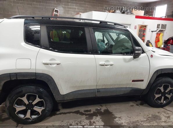 ZACNJDC13MPM29032 2021 JEEP RENEGADE White Вид задньої частини салону