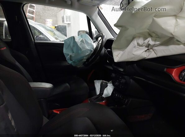 ZACNJDC13MPM29032 2021 JEEP RENEGADE White Вид салону спереду