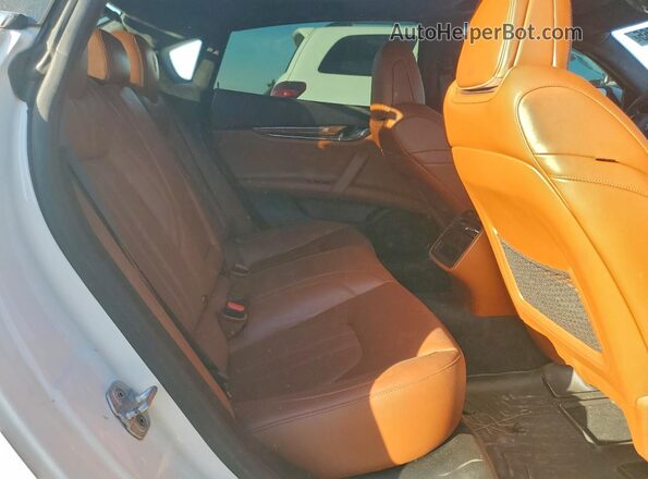 ZAM56RPS6H1246911 2017 MASERATI QUATTROPOR White Rear seats view