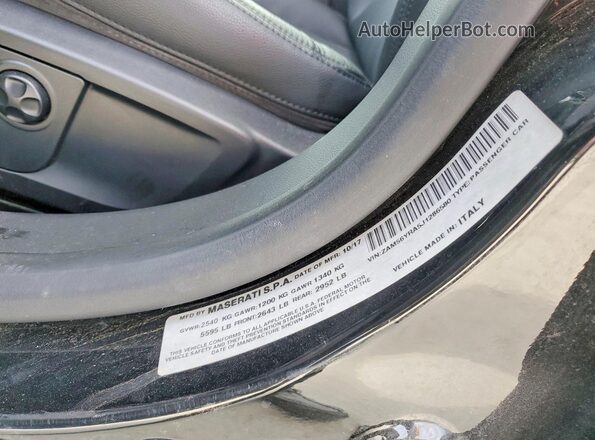 ZAM56YRA5J1286580 2018 MASERATI QUATTROPOR Black Widok komory silnika