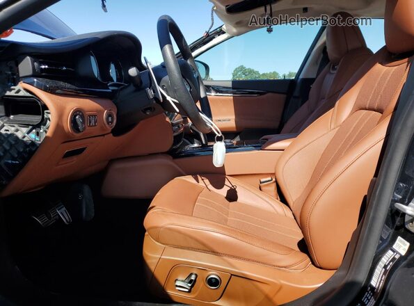 ZAM56YRM4PX423525 2023 MASERATI QUATTROPOR Blue Vista interior delantera