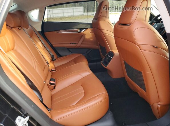 ZAM56YRS9J1291788 2018 MASERATI QUATTROPOR Black 
