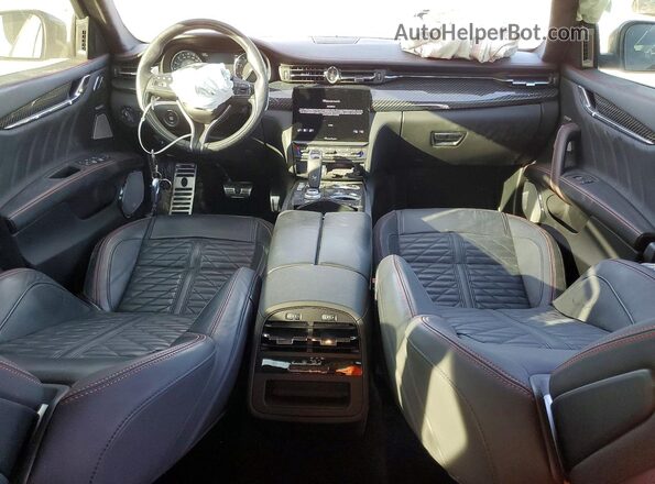 ZAM56ZPT7PX443445 2023 MASERATI QUATTROPOR Black Vista del salpicadero