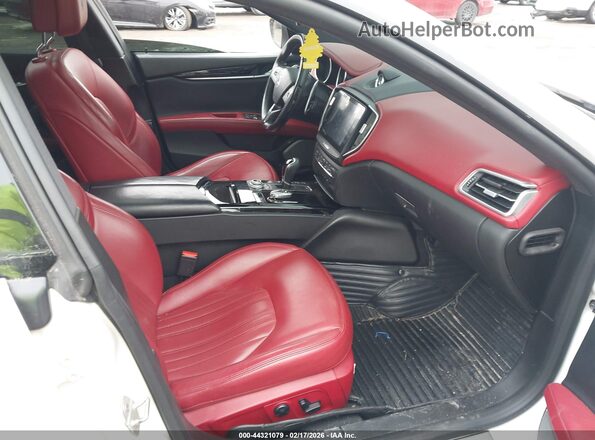 ZAM57RTL1H1227470 2017 MASERATI GHIBLI White Front interior view