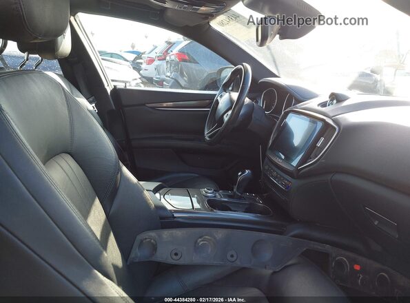 ZAM57XSA6J1304912 2018 MASERATI GHIBLI Gray Widok wnętrza z przodu