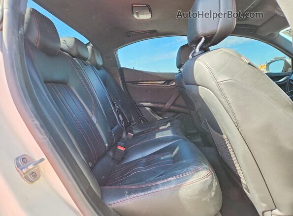 ZAM57YSA7J1277113 2018 MASERATI GHIBLI White Rear seats view