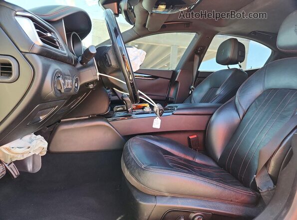ZAM57YSA7J1277113 2018 MASERATI GHIBLI White Front interior view