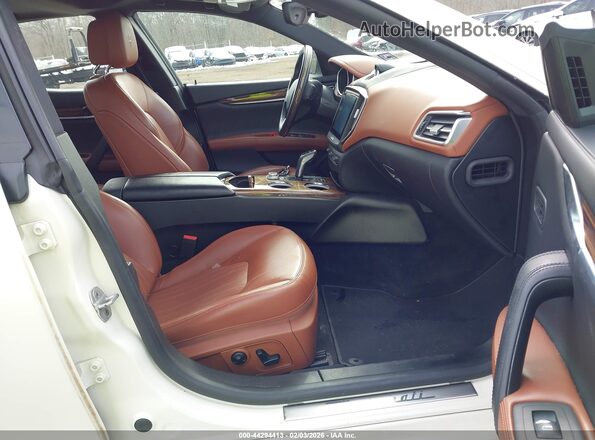 ZAM57YTL7K1317790 2019 MASERATI GHIBLI White Front interior view