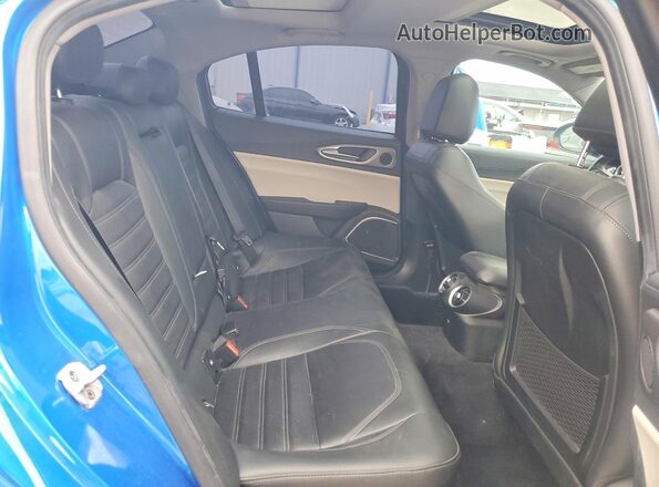 ZARFAECN3J7597137 2018 ALFA ROMEO GIULIA Blue 