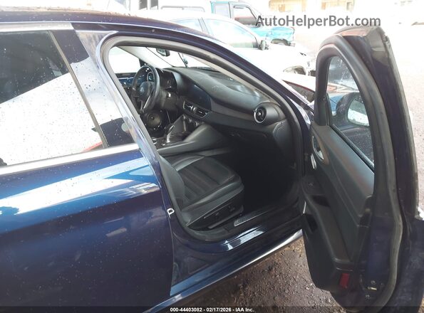 ZARFAECN5H7542084 2017 ALFA ROMEO GIULIA Blue Widok wnętrza z przodu