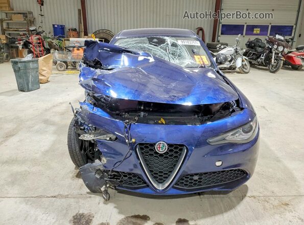 ZARFAEDN2J7565052 2018 ALFA ROMEO GIULIA Blue Front view