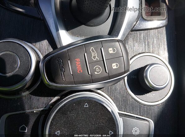 ZARFAMAN3N7655489 2022 ALFA ROMEO GIULIA Black წინა პანელის ხედი