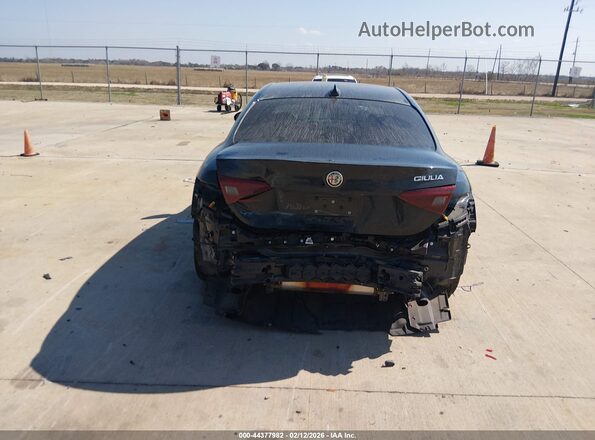 ZARFAMAN3N7655489 2022 ALFA ROMEO GIULIA Black 