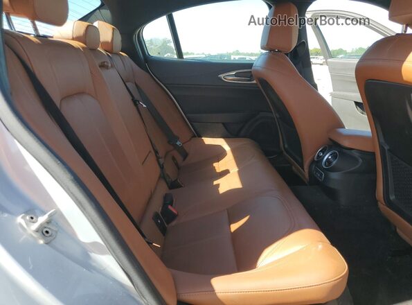 ZARFAMBN4R7679949 2024 ALFA ROMEO GIULIA Gray Հետևի նստատեղերի տեսք