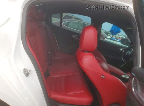 ZARFAMBN5N7665374 2022 ALFA ROMEO GIULIA White Widok tylnych siedzeń
