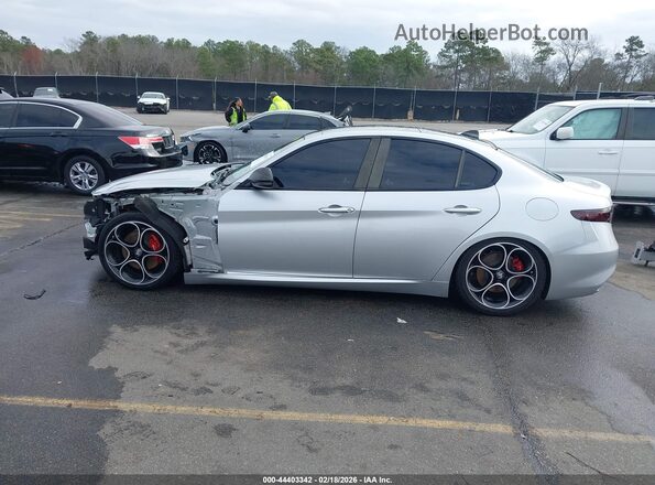ZARFAMBN8K7621462 2019 ALFA ROMEO GIULIA Silver 