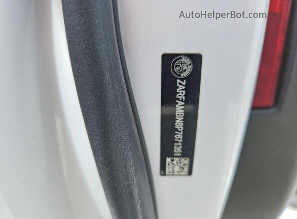 ZARFAMBN8P7671351 2023 ALFA ROMEO GIULIA White VIN კოდის სტიკერის ხედი