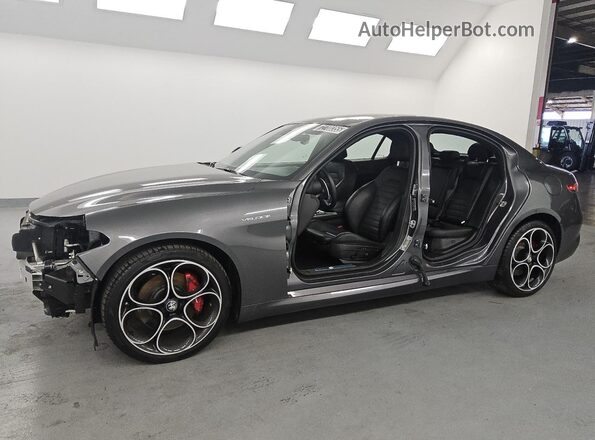 ZARFAMBN8R7682787 2024 ALFA ROMEO GIULIA Gray Widok wnętrza 360 stopni