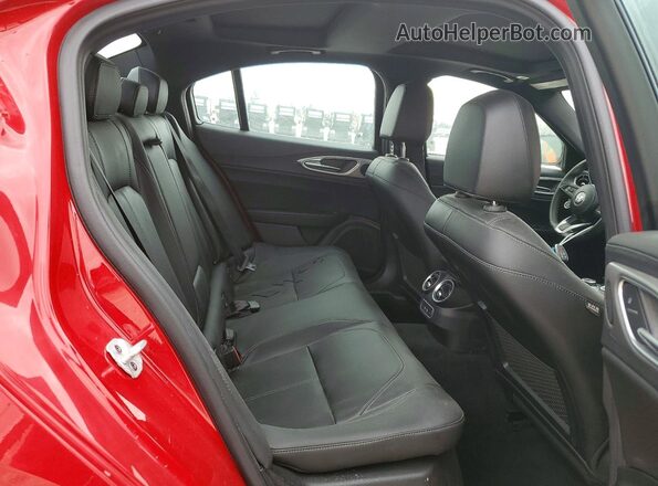 ZARFAMBN9R7684662 2024 ALFA ROMEO GIULIA Red Rear seats view