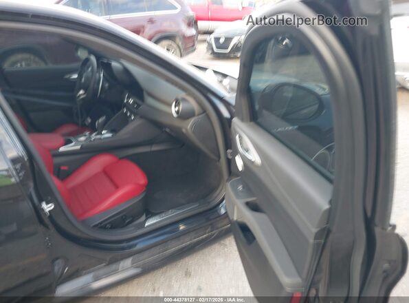 ZARFAMBNXR7678157 2024 ALFA ROMEO GIULIA Black Front interior view