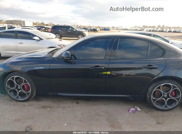 ZARFAMBNXR7678157 2024 ALFA ROMEO GIULIA Black 360 interior view