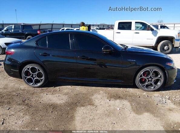 ZARFANBN5P7668901 2023 ALFA ROMEO GIULIA Black Vista interior trasera