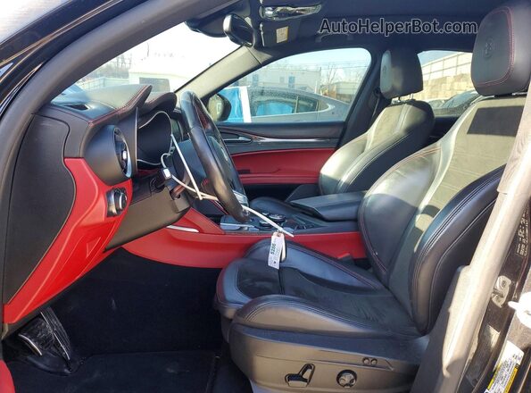 ZASFAKEV0J7C27485 2018 ALFA ROMEO STELVIO Black Вид салону спереду