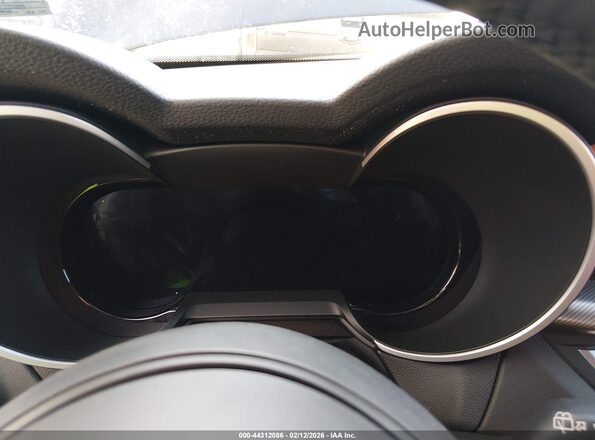 ZASPAKAN1S7D95342 2025 ALFA ROMEO STELVIO Black Հետևի նստատեղերի տեսք