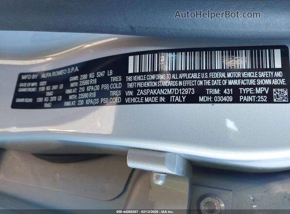 ZASPAKAN2M7D12973 2021 ALFA ROMEO STELVIO Silver Vista del compartimento del motor